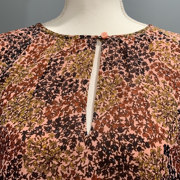 Bell sleeve - Picture 3 of 3